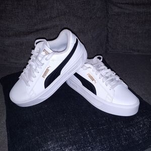 Puma Sneakers